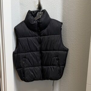 Old Navy Black Puffer Vest size large